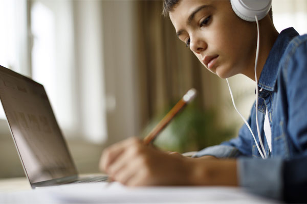 چرا آموزش آنلاین زبان انگلیسی؟